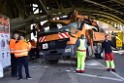 LKW blieb unter Bruecke haengen Koeln Deutz Deutz Muelheimerstr P116